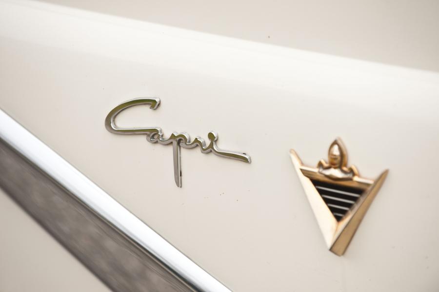 Логотип Lincoln Capri Special Custom Convertible (76A) 1955 года  (фото 27 из 39)